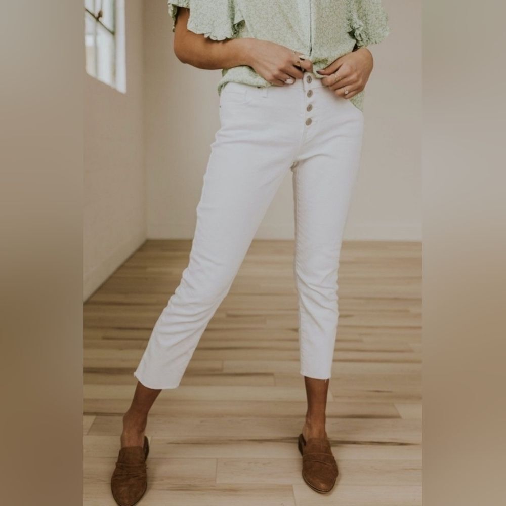 ☔️🔸️Levi's White Classic Midrise Skinny Raw Hem Jeans Size 8/29